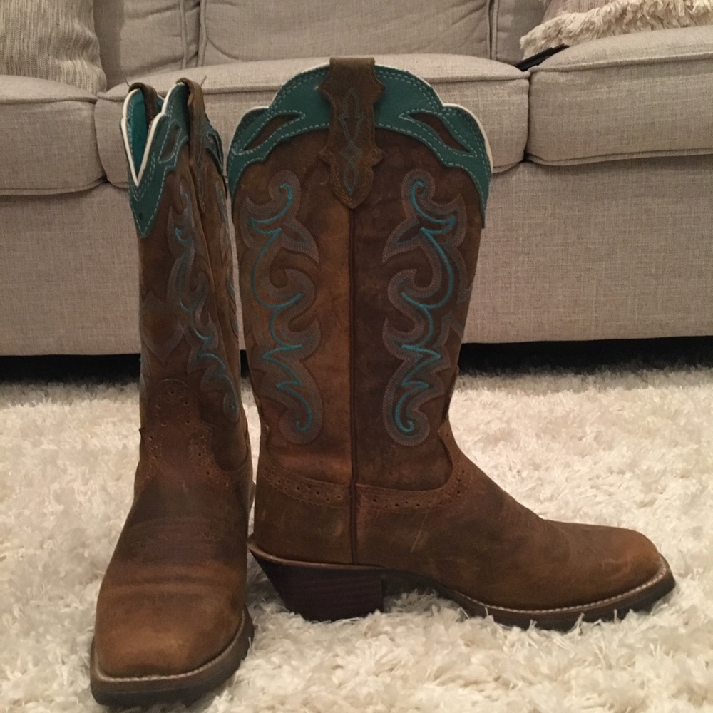 EUC Justin Boots🐎